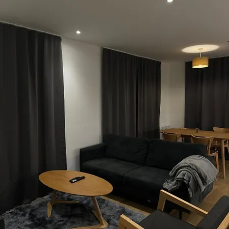 Apartment Break